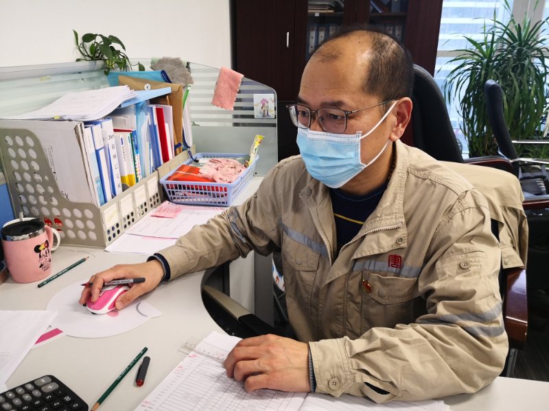 王兆猛的“日?！薄洿筇粕綎|清潔能源開(kāi)發(fā)有限公司人力資源部負(fù)責(zé)人王兆猛