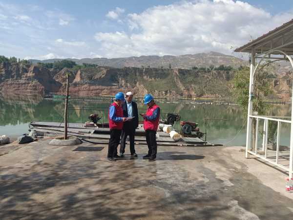 國(guó)網(wǎng)青?；】h供電公司農(nóng)網(wǎng)升級(jí)為養(yǎng)殖戶開(kāi)啟致富新路子