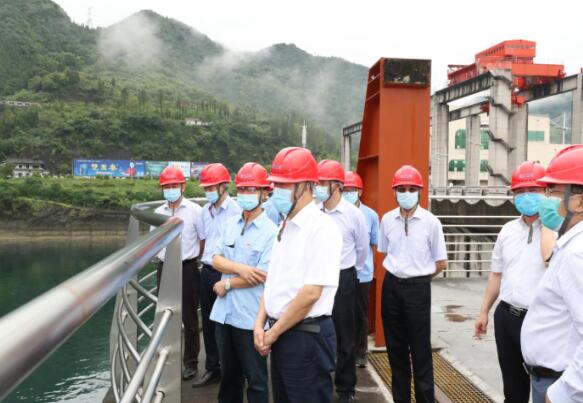 三峽集團(tuán)黨組書記、董事長雷鳴山赴湖北宜昌市調(diào)研