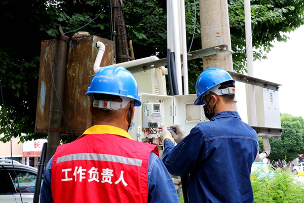 國(guó)網(wǎng)伊犁供電公司：嚴(yán)抓“小”現(xiàn)場(chǎng)，推進(jìn)“大”安全