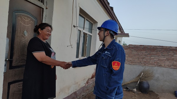 阿拉善電業(yè)局烏力吉供電分局：叔叔，我家沒電啦