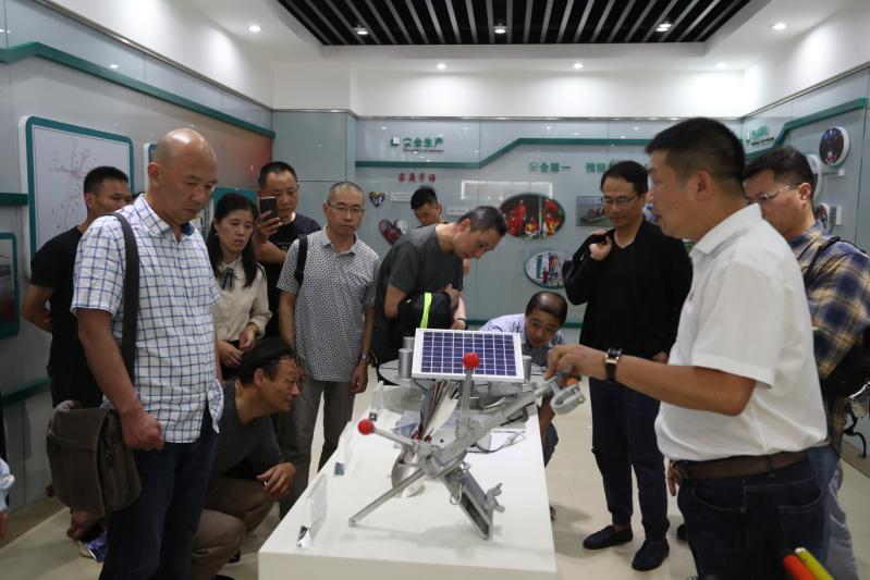 發(fā)揮勞模專長(zhǎng) 助力科技創(chuàng)新——國(guó)網(wǎng)寧?？h供電公司徐劍中勞模創(chuàng)新工作室