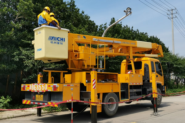 國(guó)網(wǎng)寧海縣供電公司：統(tǒng)籌帶電作業(yè)資源，“坐堂制”促提質(zhì)增效