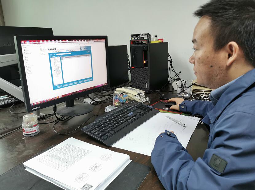 “穿搭”二維碼，浙江慈溪市供電公司工程檔案數(shù)字化，讓資料“動”起來