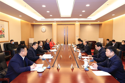 國(guó)家電網(wǎng)公司總經(jīng)理、黨組副書(shū)記辛保安與西安交通大學(xué)黨委書(shū)記盧建軍會(huì)談