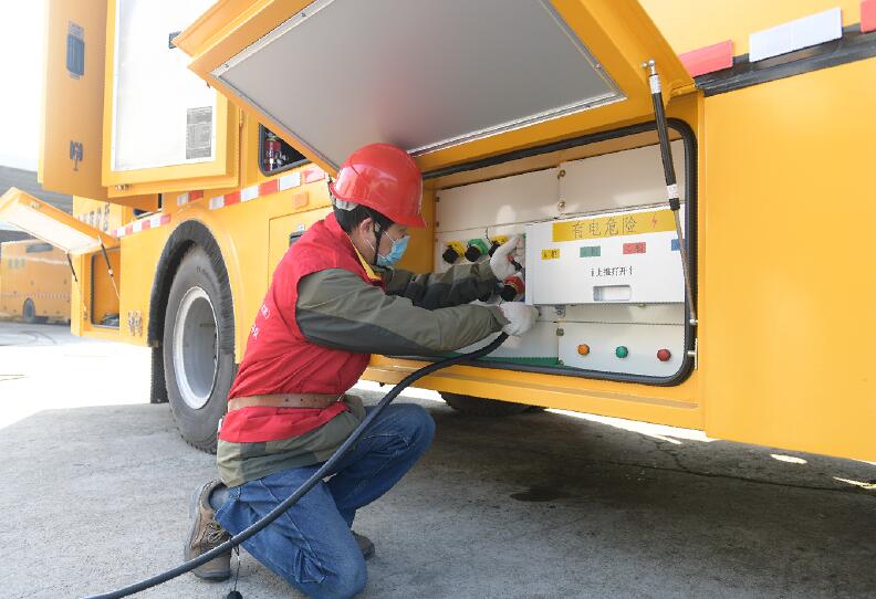 國網(wǎng)余姚市供電公司:保障568余戶居民正常用電 10千伏發(fā)電車助力不停電檢修