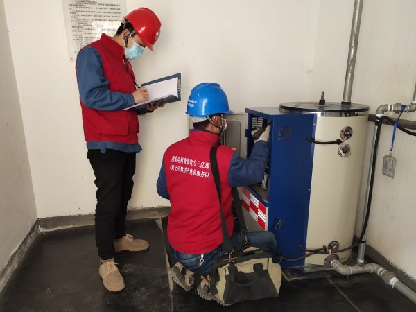 國網(wǎng)青海黃化供電公司:“紅馬甲”主動服務(wù)“煤改電”用戶