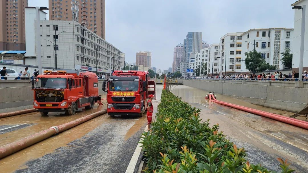千里征程未下鞍，排澇備勤又揚鞭——中國安能第三工程局就位后立即組織搶險救援工作