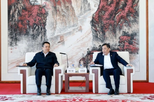宋海良孫洪水與哈電集團(tuán)董事長(zhǎng)曹志安、總經(jīng)理吳偉章會(huì)談