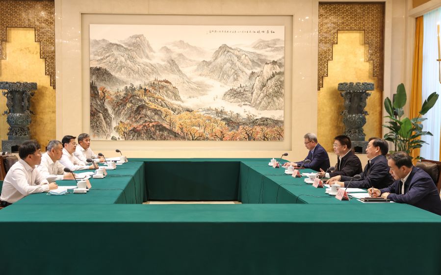 雷鳴山、韓君拜會(huì)湖北省委書記王蒙徽、省長(zhǎng)王忠林