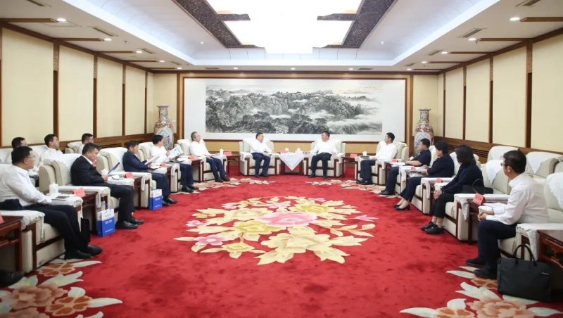 宋海良與內(nèi)蒙古自治區(qū)黨委常委、呼和浩特市委書記包鋼座談