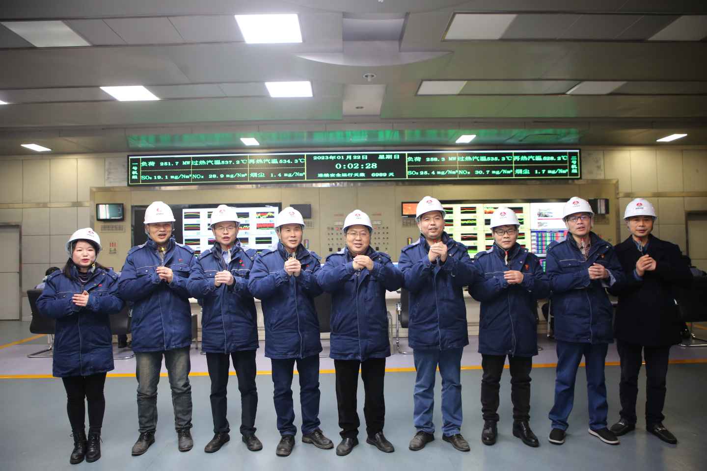 陜煤石電除夕慰問送溫暖，崗位堅守幸?！巴谩保╰oo）