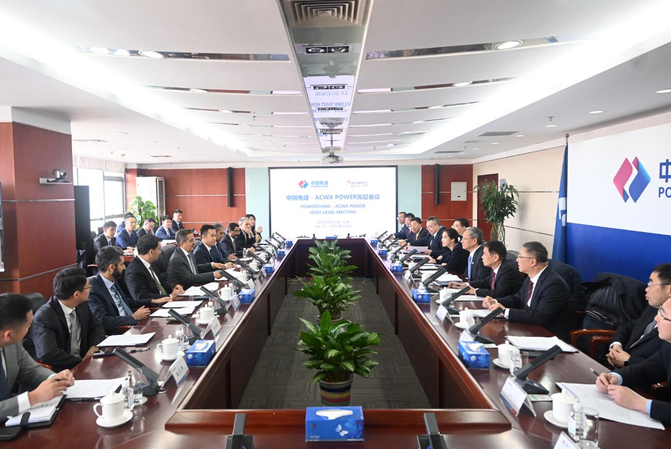 中國電建黨委副書記、總經理王斌與沙特國際電力和水務公司董事長阿布納亞會談