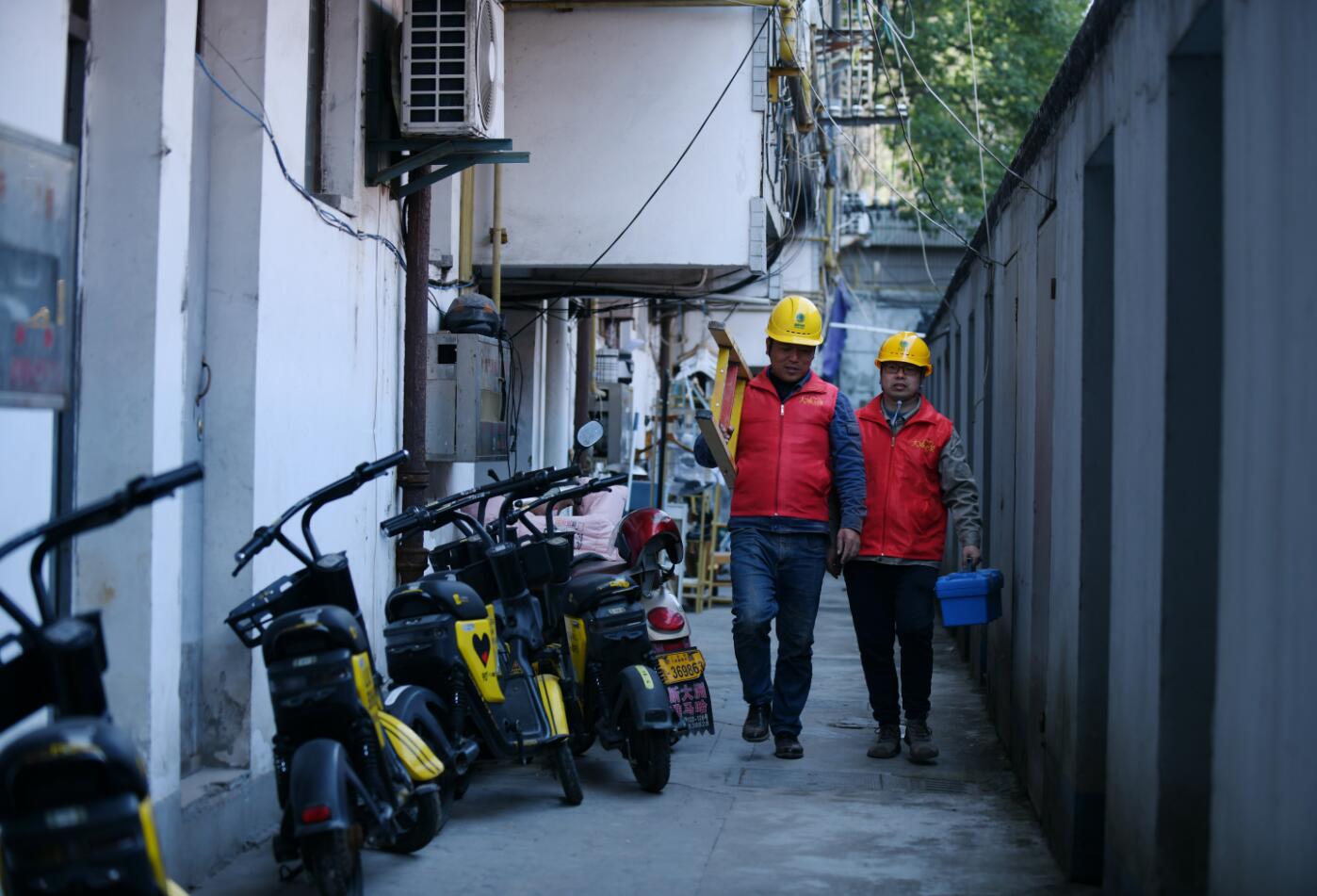 國(guó)網(wǎng)余姚市供電公司：“點(diǎn)亮黑樓道2.0”，借“光”照亮居民歸家路
