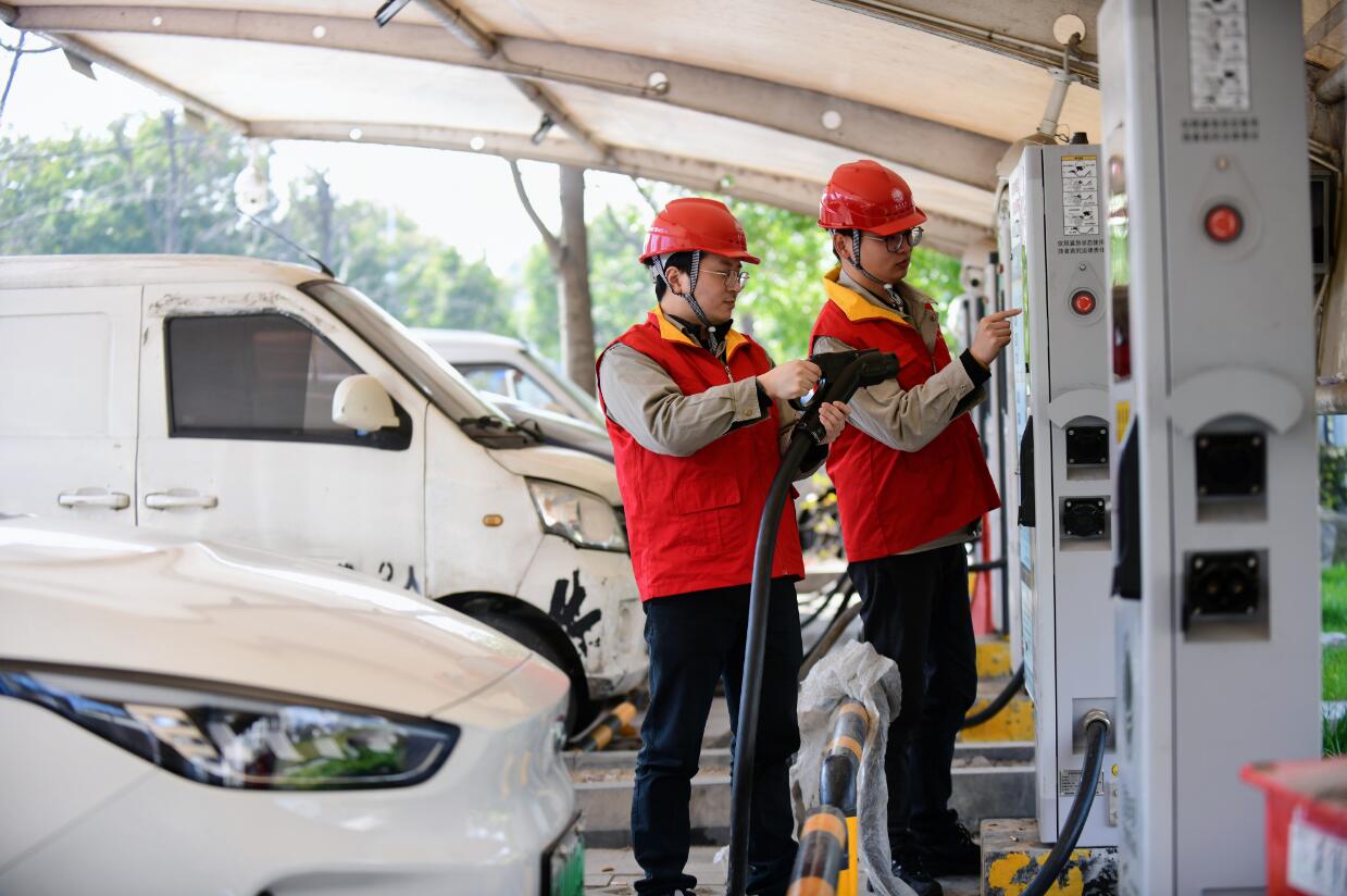余姚市宏宇輸變電工程公司“電等樁”助力綠色出行 實(shí)力應(yīng)對(duì)新能源汽車(chē)激增