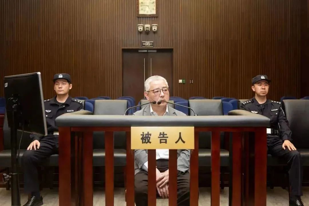 被控受賄1.56億，原上海電氣集團(tuán)股份有限公司總裁、董事長鄭建華受審