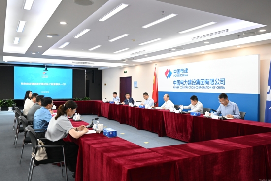 中國(guó)電建黨委常委、副總經(jīng)理徐鵬程與漳龍集團(tuán)黨委書(shū)記、董事長(zhǎng)吳子毅會(huì)談