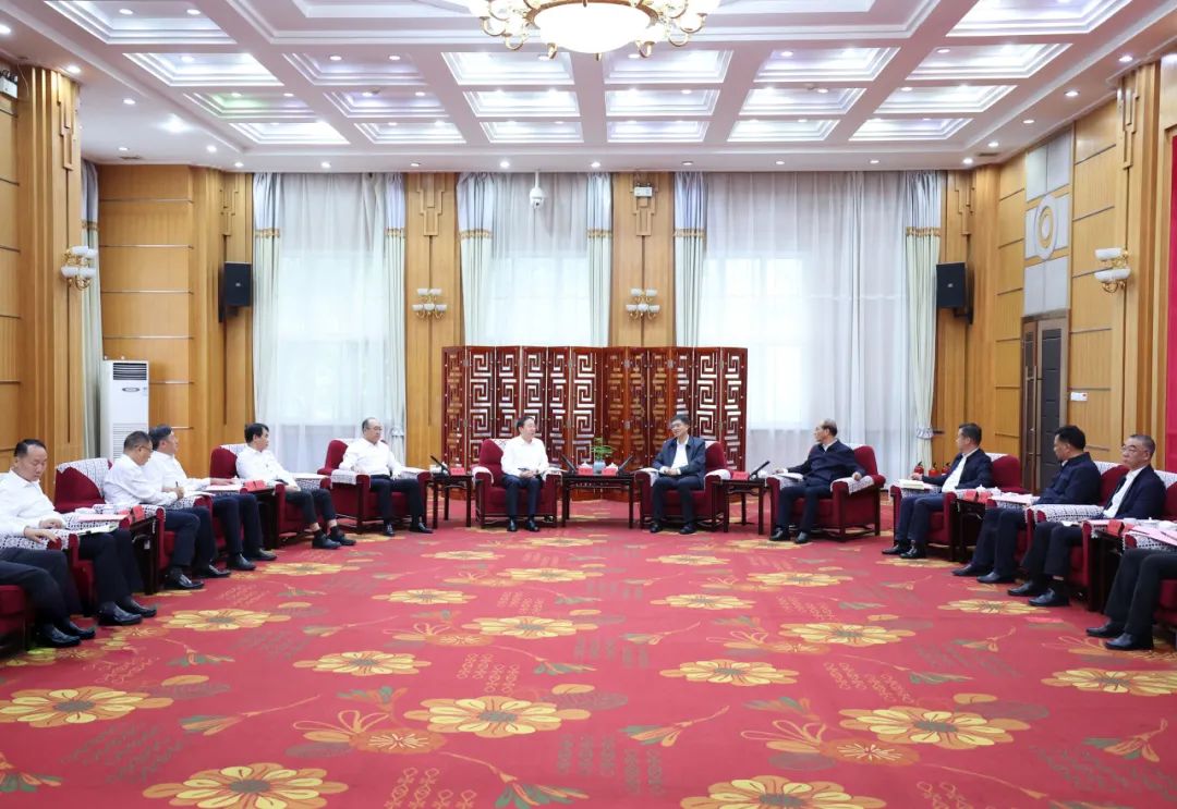 國家電網(wǎng)公司董事長、黨組書辛保安會見青海省委書記陳剛、省長吳曉軍、省政協(xié)主席公保扎西