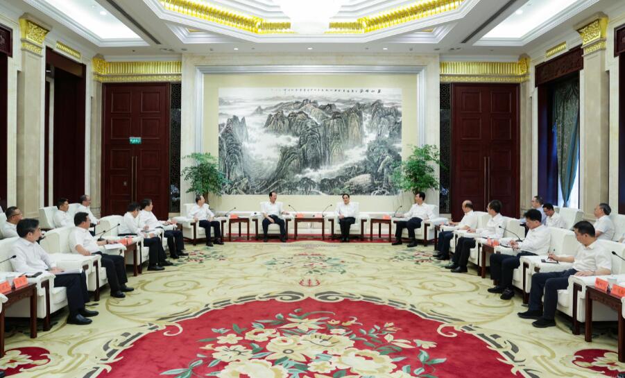 中國電建黨委書記、董事長丁焰章拜會貴州省委書記徐麟、省長李炳軍