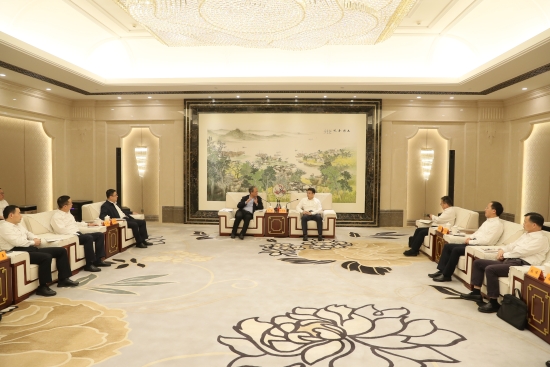 中國電建黨委副書記、總經(jīng)理王斌與江蘇省委常委、蘇州市委書記曹路寶舉行會(huì)談