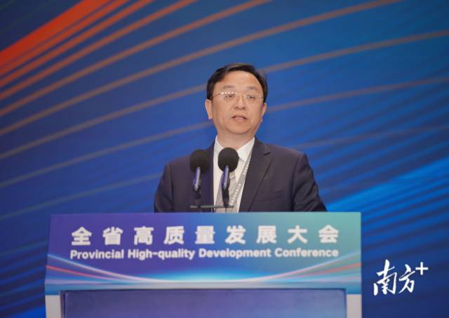 王傳福：新能源汽車(chē)發(fā)展只會(huì)快跑，不給喘口氣機(jī)會(huì)