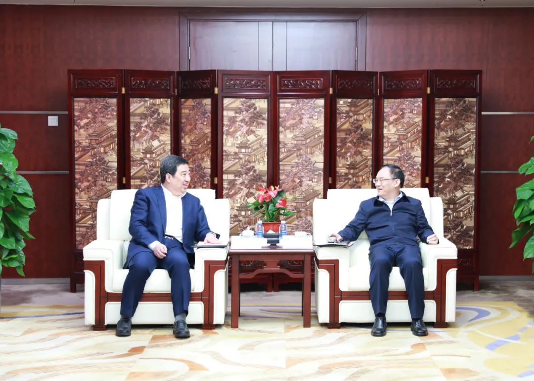 中國(guó)電氣裝備白忠泉董事長(zhǎng)、周群總經(jīng)理拜訪中鋁集團(tuán)董事長(zhǎng)段向東、總經(jīng)理王石磊