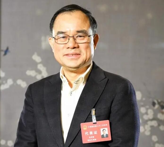 【兩會(huì)好聲音】全國人大代表、長安汽車董事長朱華榮：強(qiáng)化市場調(diào)節(jié)手段，進(jìn)一步改善汽車消費(fèi)環(huán)境