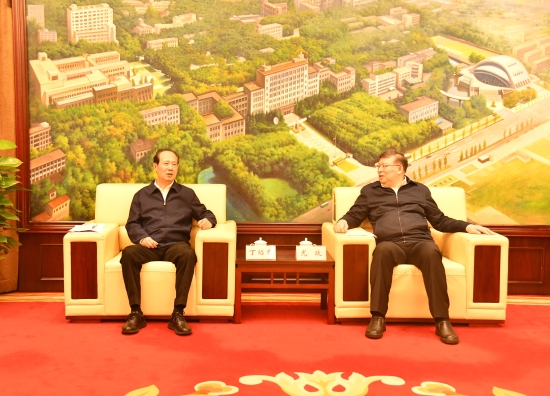 中國(guó)電建黨委書記、董事長(zhǎng)丁焰章與華中科技大學(xué)校長(zhǎng)尤政會(huì)談
