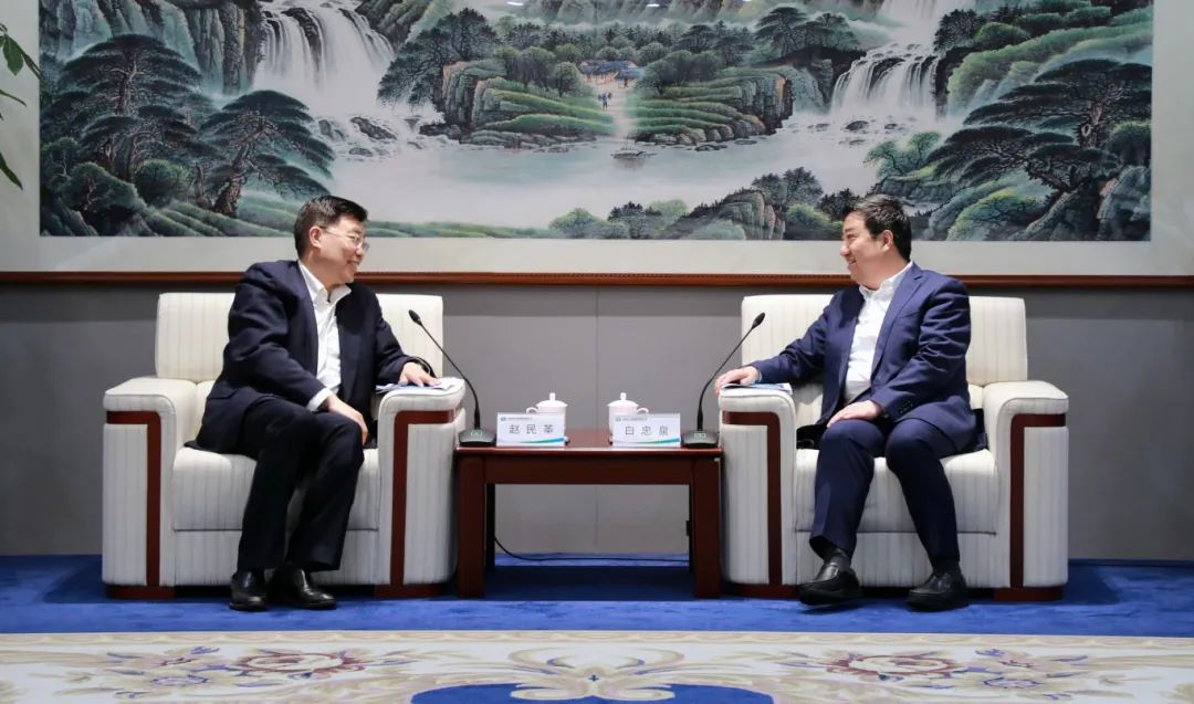 中國電氣裝備黨委書記、董事長白忠泉會見首鋼集團(tuán)黨委書記、董事長趙民革