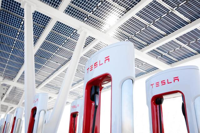 特斯拉將在佛羅里達(dá)州建全球最大超級充電站，提供超200個充電樁