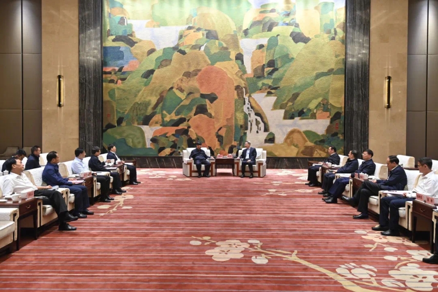 武漢市委書(shū)記郭元強(qiáng)、市長(zhǎng)程用文會(huì)見(jiàn)三峽集團(tuán)董事長(zhǎng)劉偉平一行