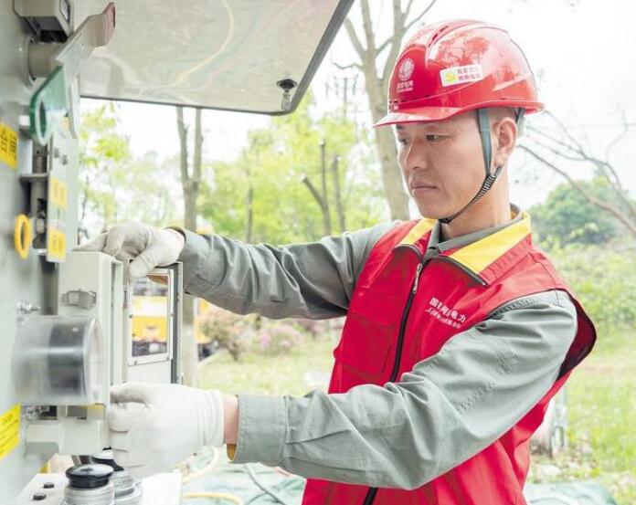 賀彪：星城萬家燈火，“帶電護(hù)衛(wèi)”用心守候