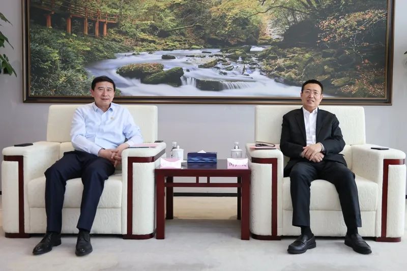 陜煤集團(tuán)黨委書記、董事長張文琪會(huì)見中鐵十八局集團(tuán)黨委書記、董事長閆廣天一行