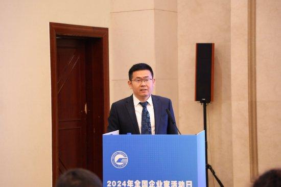 2023年中國(guó)新能源汽車銷量達(dá)950萬(wàn)輛，在新能源汽車領(lǐng)域全球領(lǐng)先