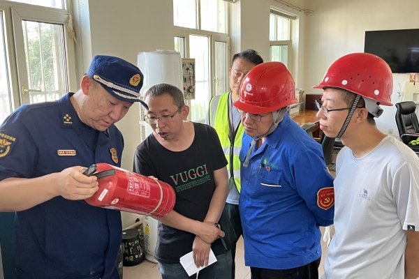 內(nèi)蒙古電力公司烏海千里山供電公司：蒙電愛心光明行，用電無憂筑防線