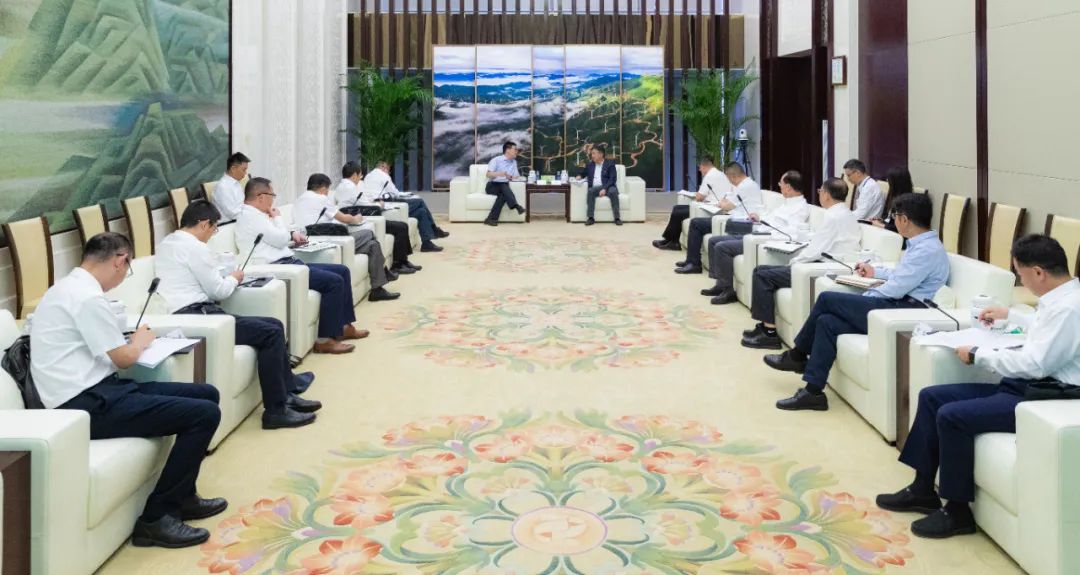 國(guó)家電投黨組書(shū)記、董事長(zhǎng)劉明勝會(huì)見(jiàn)上海電氣黨委書(shū)記、董事長(zhǎng)吳磊