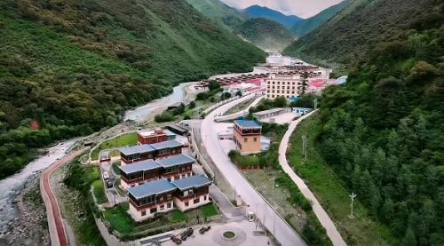 培育壯大清潔能源產(chǎn)業(yè),推動(dòng)白玉綠色低碳高質(zhì)量發(fā)展