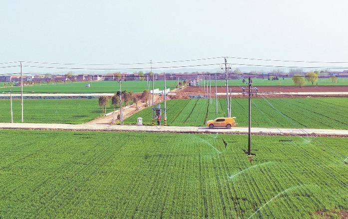 河南武陟縣供電公司:機井用電權責分明 高標準農(nóng)田旱澇保收