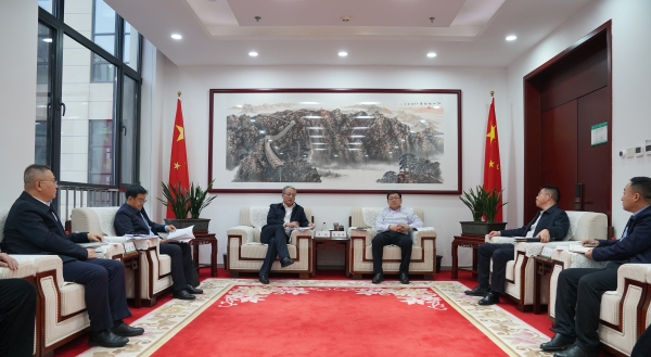 中國電建黨委副書記、總經(jīng)理王斌與內(nèi)蒙古電力集團(tuán)黨委書記、董事長張海峰會談