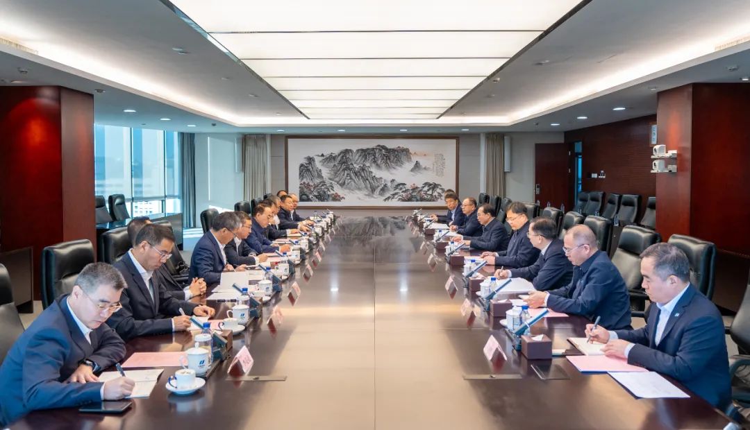 華電集團(tuán)黨組書記、董事長(zhǎng)江毅會(huì)見中國(guó)中車黨委書記、董事長(zhǎng)孫永才