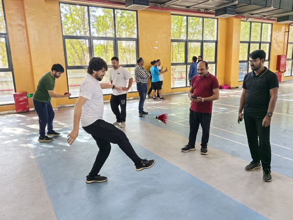 【新春走基層】熱熱鬧鬧過大年，海外堅(jiān)守迎新春
