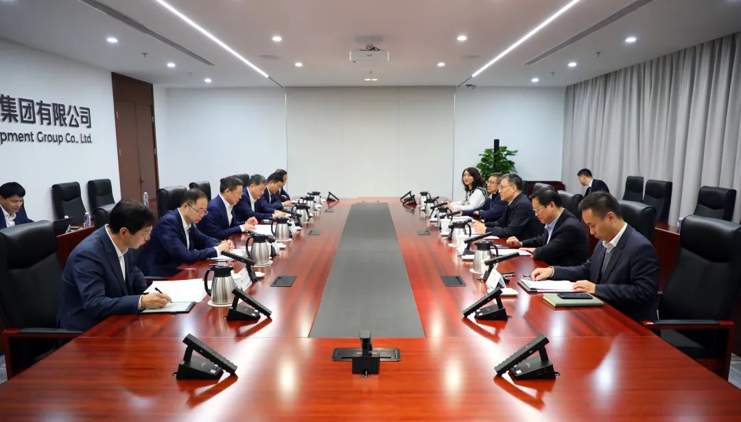 中國電氣裝備董事長李洪鳳、總經(jīng)理周群會見佛山市委書記唐屹峰